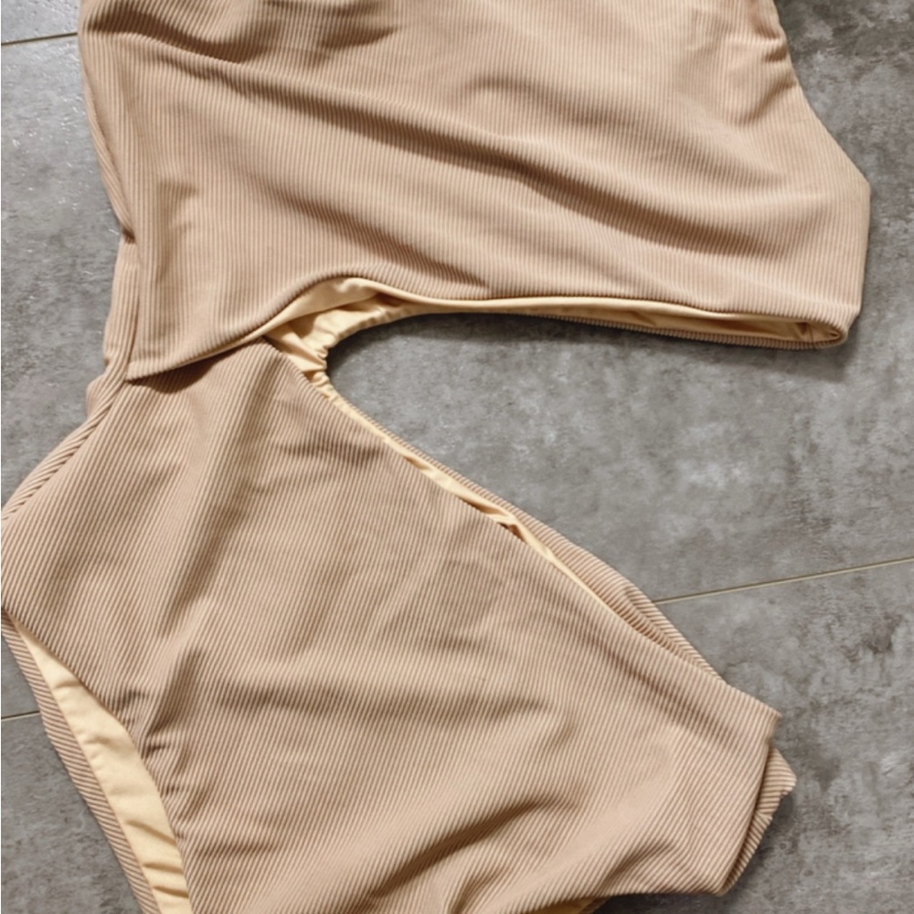 Beach Riot Celine One Piece
